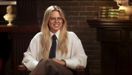 RENEÉ RAPP in the video photo studio